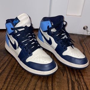 Jordan 1 High Retro Obsidian UNC